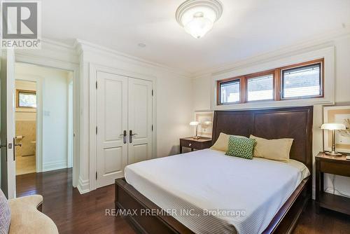 65 Leisure Lane, Richmond Hill, ON - Indoor Photo Showing Bedroom