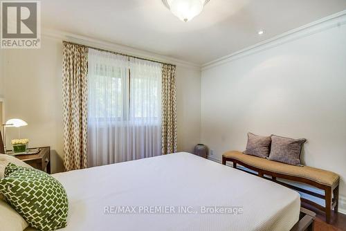 65 Leisure Lane, Richmond Hill, ON - Indoor Photo Showing Bedroom