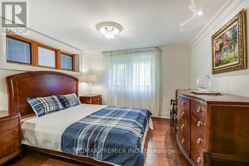 65 Leisure Lane, Richmond Hill, ON - Indoor Photo Showing Bedroom