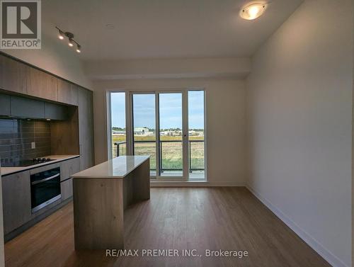 515 - 9 Steckley House Lane, Richmond Hill, ON - Indoor Photo Showing Kitchen