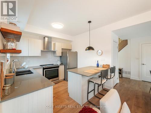 304 - 199 Pine Grove Road, Vaughan, ON - Indoor Photo Showing Kitchen With Double Sink