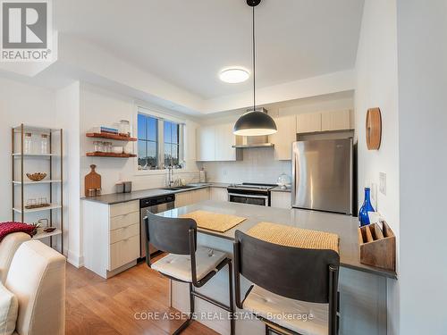 304 - 199 Pine Grove Road, Vaughan, ON - Indoor Photo Showing Kitchen With Double Sink