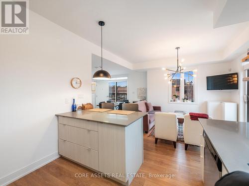 304 - 199 Pine Grove Road, Vaughan, ON - Indoor Photo Showing Kitchen