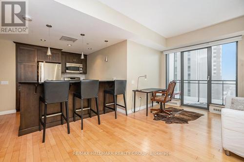 707 - 90 George Street, Ottawa, ON - Indoor Photo Showing Kitchen