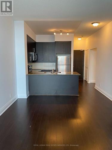 614 - 1185 The Queensway, Toronto, ON - Indoor Photo Showing Kitchen