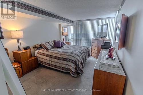 1112 - 12 Laurelcrest Street, Brampton, ON - Indoor Photo Showing Bedroom