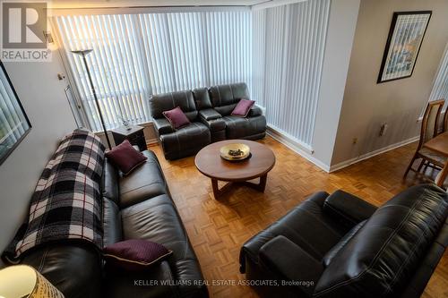 1112 - 12 Laurelcrest Street, Brampton, ON - Indoor Photo Showing Living Room