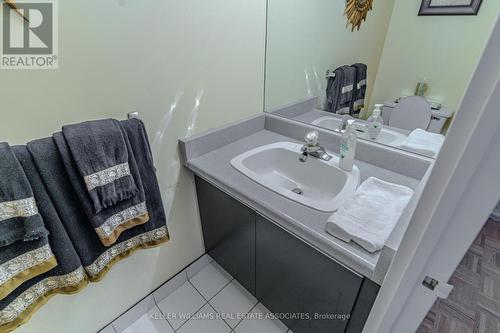 1112 - 12 Laurelcrest Street, Brampton, ON - Indoor Photo Showing Bathroom