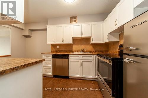 105 - 270 Scarlett Road, Toronto, ON - Indoor Photo Showing Kitchen