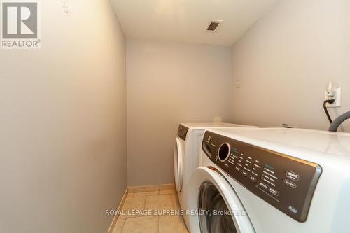 105 - 270 Scarlett Road, Toronto, ON - Indoor Photo Showing Laundry Room