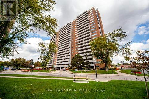 105 - 270 Scarlett Road, Toronto, ON - Outdoor With Facade