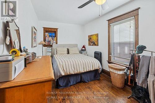 31 Hewitt Avenue, Toronto, ON - Indoor Photo Showing Bedroom