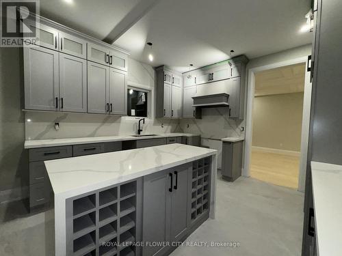 1264 St Marys Avenue, Mississauga, ON - Indoor Photo Showing Kitchen With Upgraded Kitchen