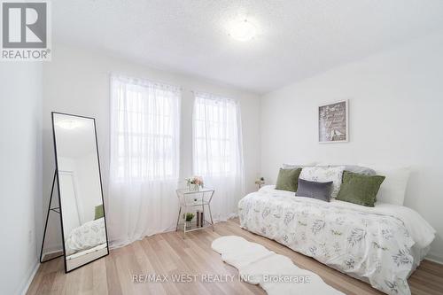 848 Stark Circle, Milton, ON - Indoor Photo Showing Bedroom