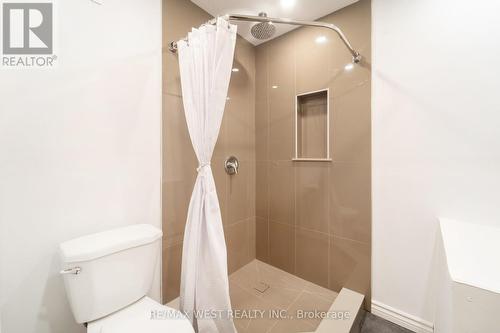 848 Stark Circle, Milton, ON - Indoor Photo Showing Bathroom