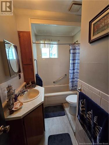 434-436 Lancaster Street, Saint John, NB - Indoor Photo Showing Bathroom