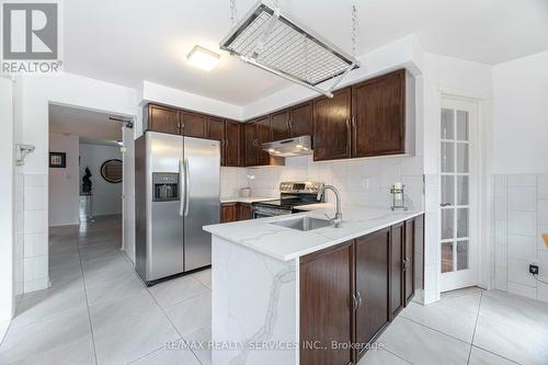 140 Lord Simcoe Drive W, Brampton, ON - Indoor Photo Showing Kitchen With Stainless Steel Kitchen