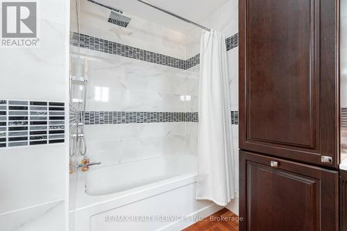 140 Lord Simcoe Drive W, Brampton, ON - Indoor Photo Showing Bathroom