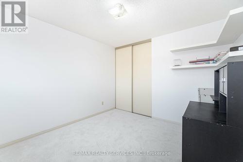 140 Lord Simcoe Drive W, Brampton, ON - Indoor Photo Showing Other Room