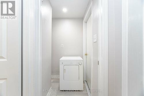 140 Lord Simcoe Drive W, Brampton, ON - Indoor Photo Showing Laundry Room