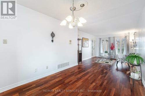 140 Lord Simcoe Drive W, Brampton, ON - Indoor Photo Showing Other Room