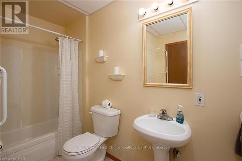 40 Albert Street, West Perth (65 - Town Of Mitchell), ON - Indoor Photo Showing Bathroom