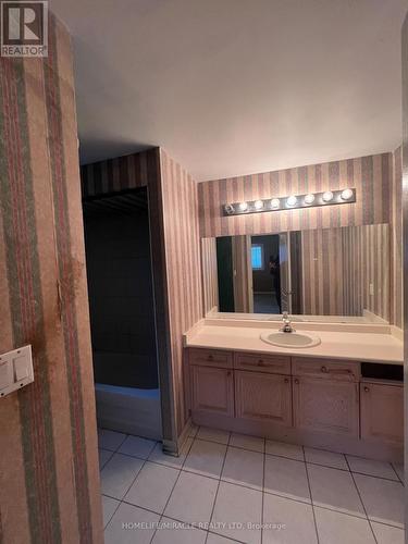 1880 Falconwood Way, Pickering, ON - Indoor Photo Showing Bathroom