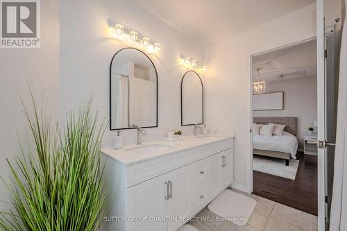 2 - 2614 Dashwood Drive, Oakville, ON - Indoor Photo Showing Bathroom