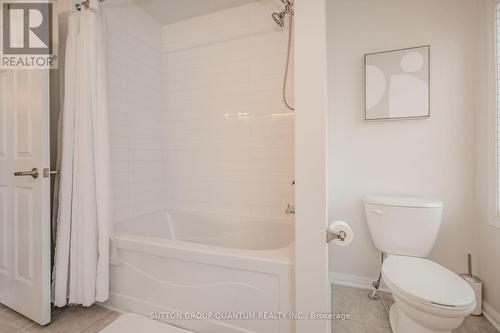 2 - 2614 Dashwood Drive, Oakville, ON - Indoor Photo Showing Bathroom