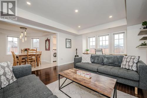 2 - 2614 Dashwood Drive, Oakville, ON - Indoor Photo Showing Living Room