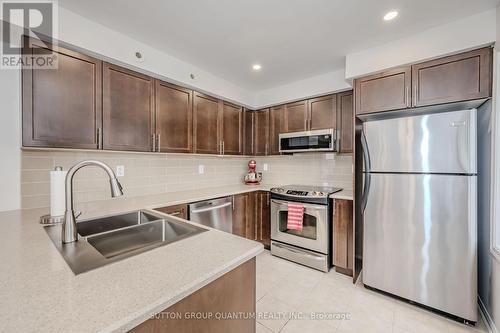 2 - 2614 Dashwood Drive, Oakville, ON - Indoor Photo Showing Kitchen With Double Sink With Upgraded Kitchen