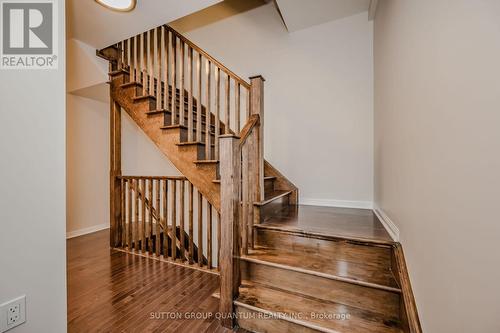 2 - 2614 Dashwood Drive, Oakville, ON - Indoor Photo Showing Other Room