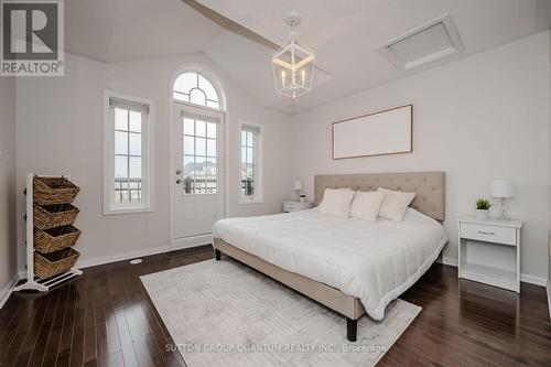 2 - 2614 Dashwood Drive, Oakville, ON - Indoor Photo Showing Bedroom