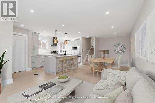 49 Spartan Avenue, Hamilton (Stoney Creek), ON - Indoor Photo Showing Living Room