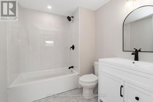 49 Spartan Avenue, Hamilton (Stoney Creek), ON - Indoor Photo Showing Bathroom