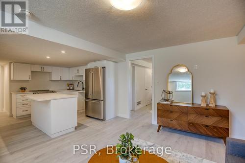 47 Queensbrook Crescent, Cambridge, ON - Indoor Photo Showing Kitchen