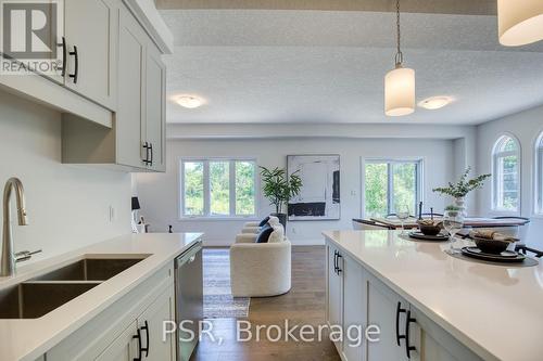 47 Queensbrook Crescent, Cambridge, ON - Indoor Photo Showing Kitchen With Double Sink