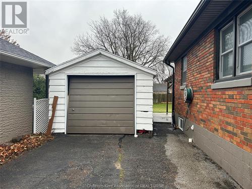 37 Maple Street, Chatham, ON - Outdoor With Exterior