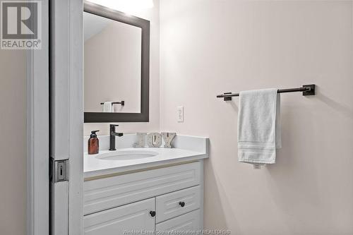 1535 Lovell Crescent, Lasalle, ON - Indoor Photo Showing Bathroom