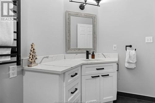 1535 Lovell Crescent, Lasalle, ON - Indoor Photo Showing Bathroom