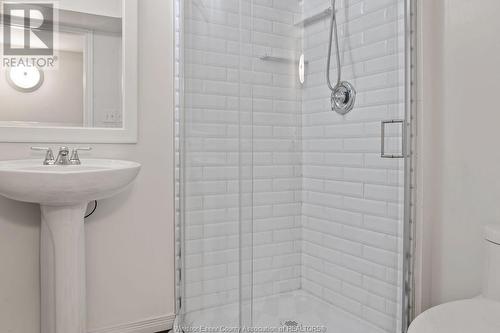 1535 Lovell Crescent, Lasalle, ON - Indoor Photo Showing Bathroom