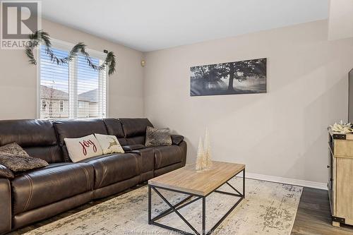 1535 Lovell Crescent, Lasalle, ON - Indoor Photo Showing Living Room