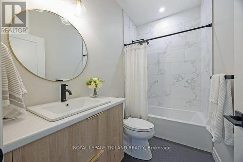 8 Bouw Place, Dutton/Dunwich (Dutton), ON - Indoor Photo Showing Bathroom