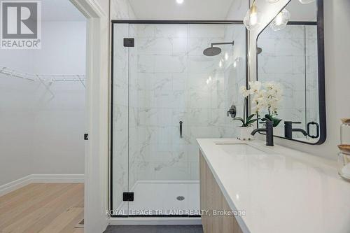 8 Bouw Place, Dutton/Dunwich (Dutton), ON - Indoor Photo Showing Bathroom