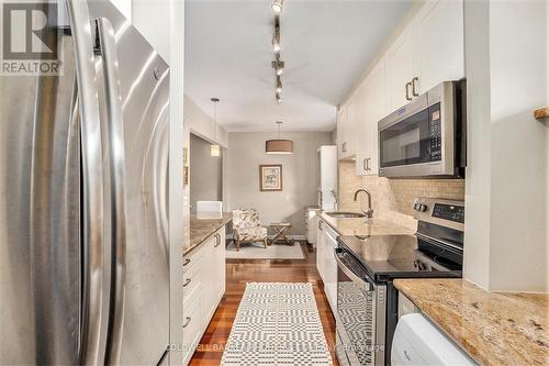 34 - 655 Richmond Road, Ottawa, ON - Indoor Photo Showing Kitchen With Upgraded Kitchen