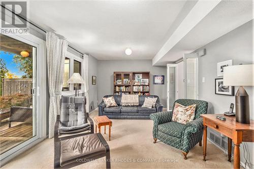 34 - 655 Richmond Road, Ottawa, ON - Indoor Photo Showing Living Room