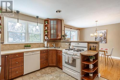 430 Belhaven Road, London, ON - Indoor Photo Showing Kitchen With Double Sink