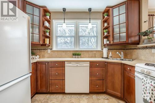 430 Belhaven Road, London, ON - Indoor Photo Showing Kitchen With Double Sink