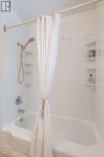 430 Belhaven Road, London, ON - Indoor Photo Showing Bathroom