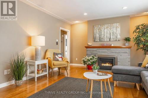 430 Belhaven Road, London, ON - Indoor Photo Showing Living Room With Fireplace